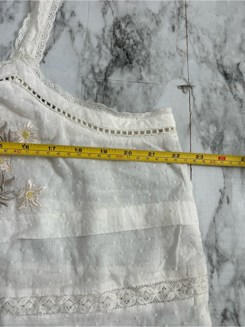 Sundance | women’s size XL Daisy floral embroidered, eyelet button front tank - Picture 11 of 11